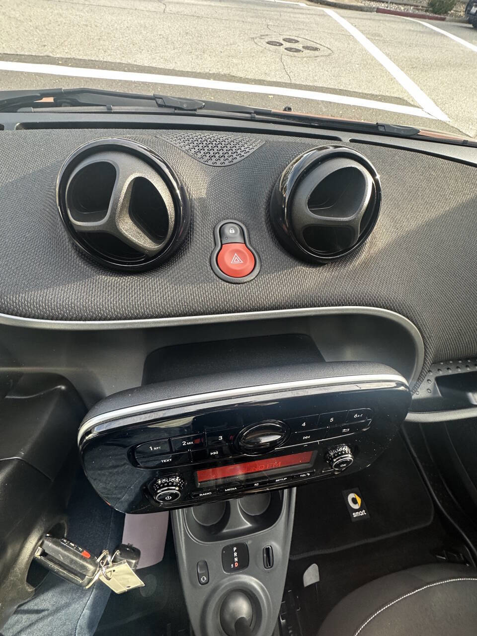 Used 2016 smart fortwo passion image 15