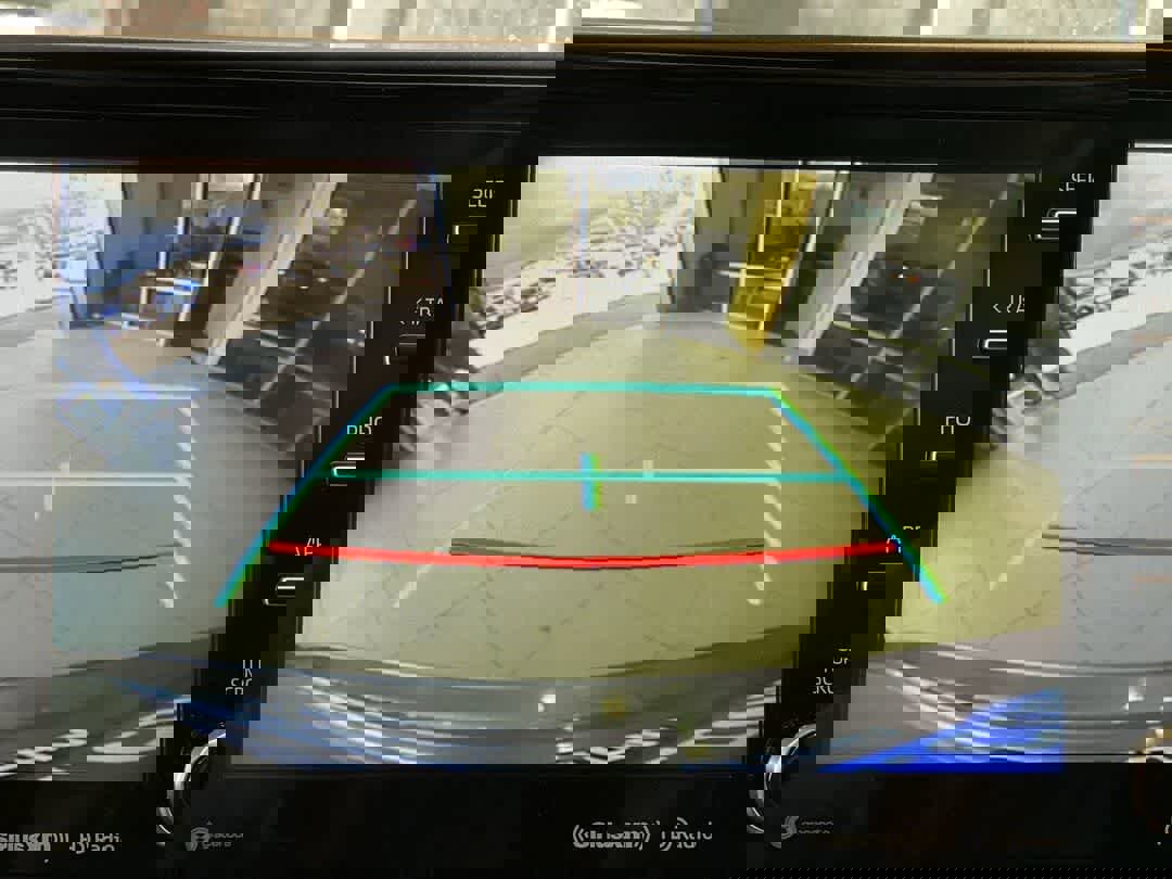 Used 2020 Toyota Highlander XLE image 20