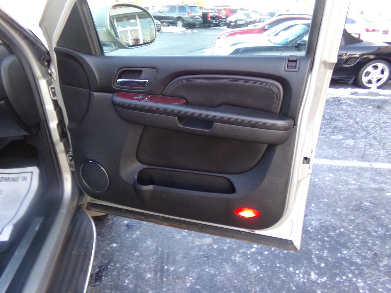 Used 2007 Cadillac Escalade AWD image 34