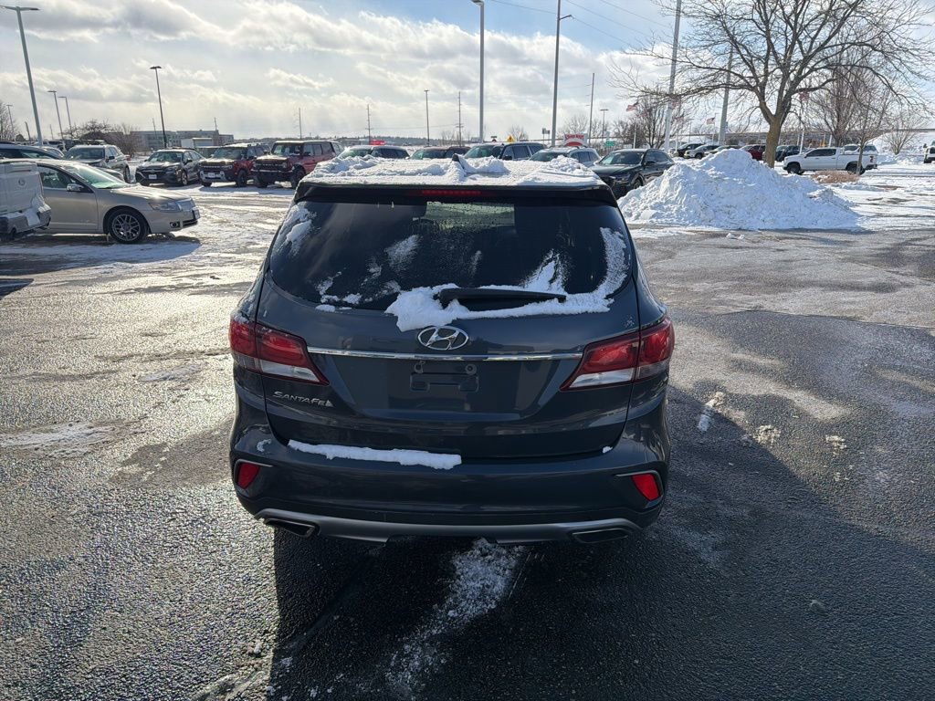 Used 2017 Hyundai Santa Fe SE image 5