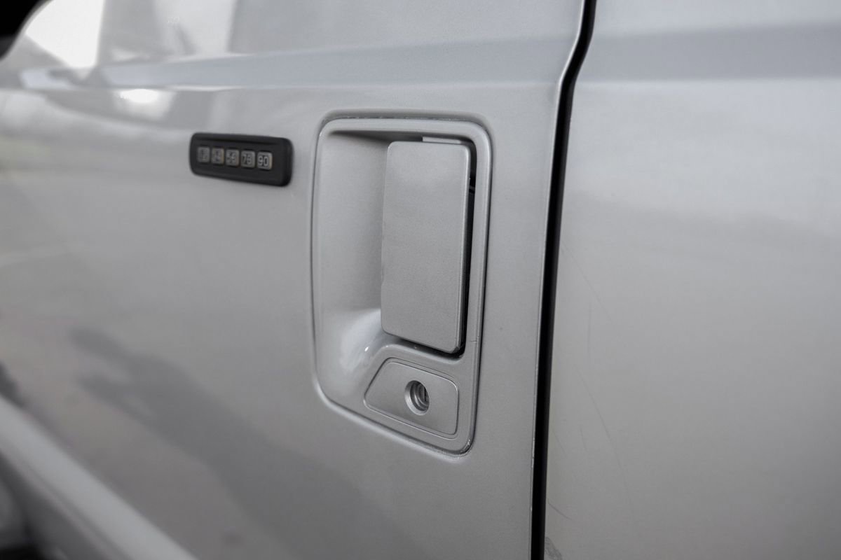 Used 2015 Ford F450 Lariat w/ Lariat Ultimate Package AWD/4WD image 39