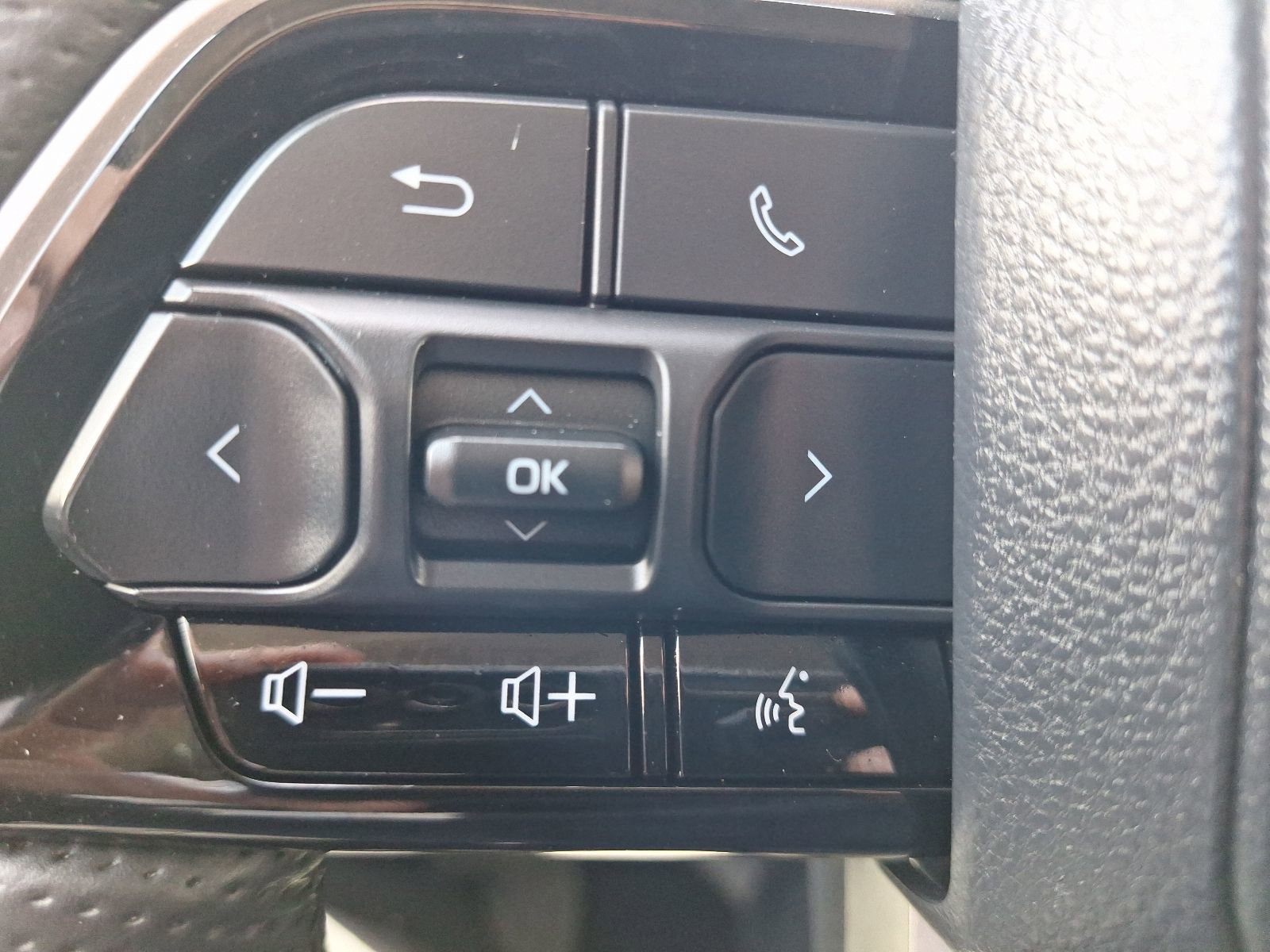 Used 2022 Toyota Tundra Limited AWD/4WD image 21