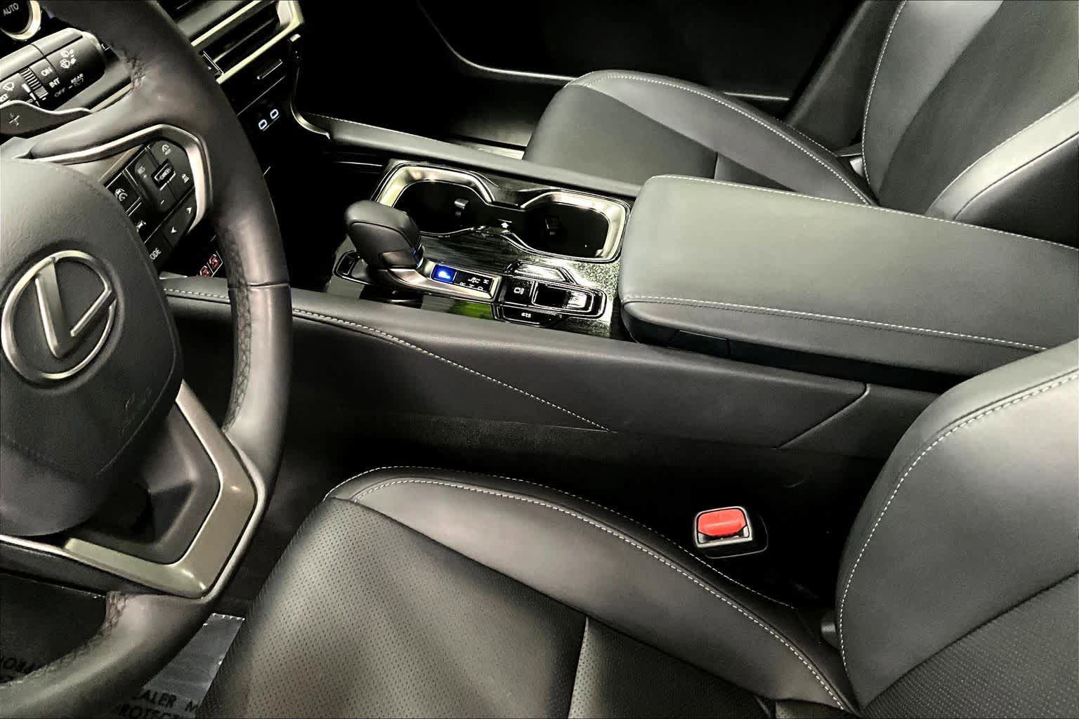 Used 2024 Lexus RX 350 FWD w/ Technology Package image 16