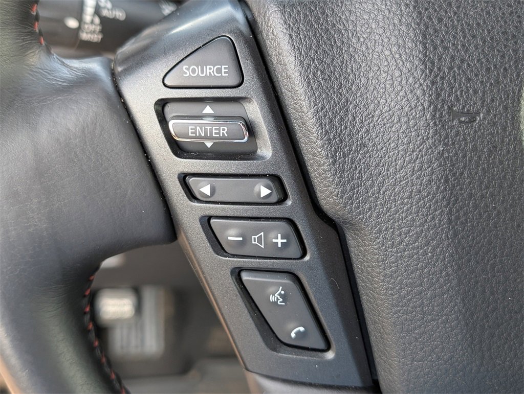 Used 2020 Nissan Titan PRO-4X w/ Pro-4x Convenience Package image 10