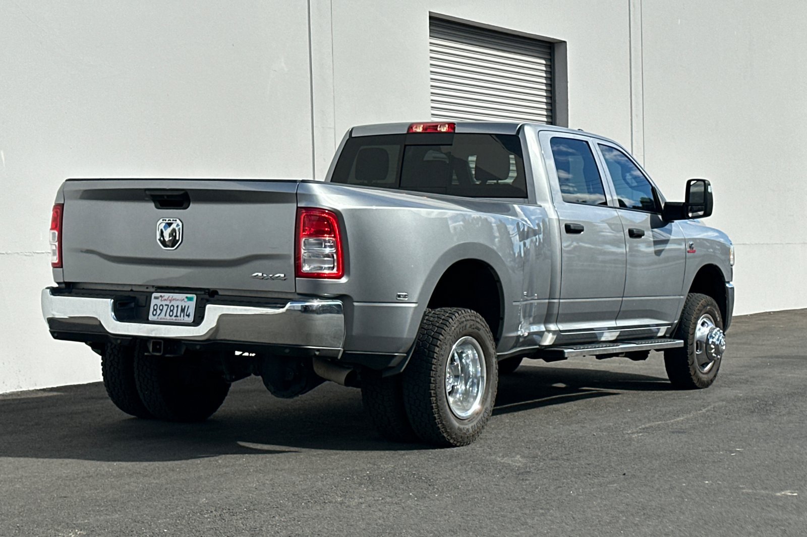 Used 2024 RAM 3500 Tradesman w/ Chrome Appearance Group AWD/4WD image 4