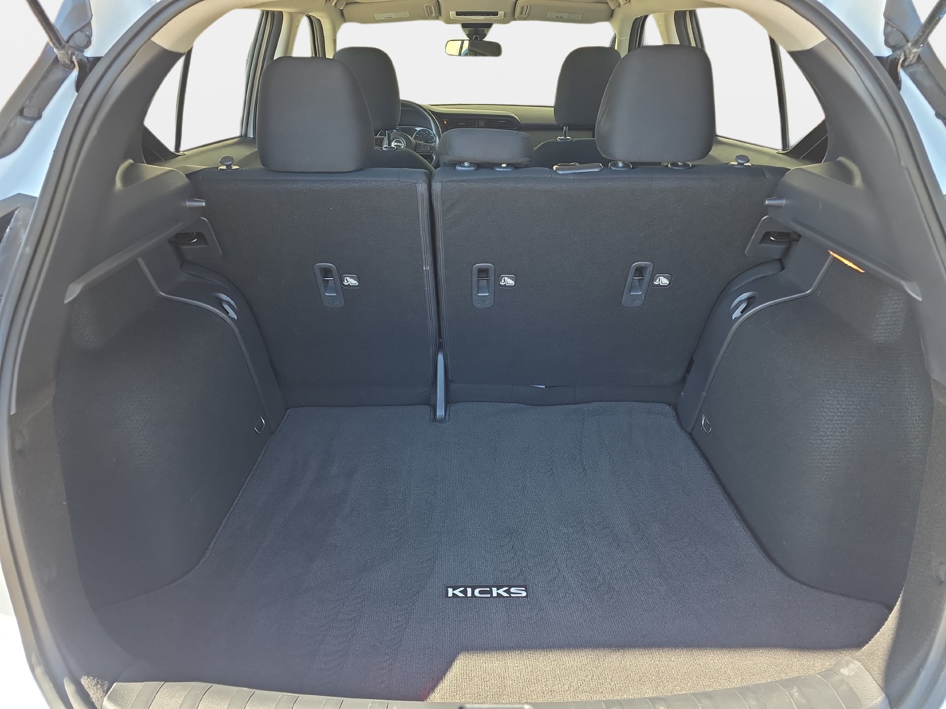 Certified 2025 Nissan Kicks Play S FWD image 12