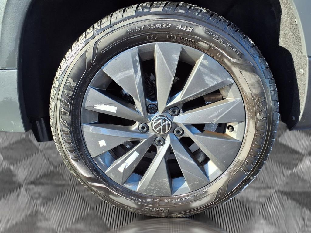 Used 2024 Volkswagen Taos S image 20