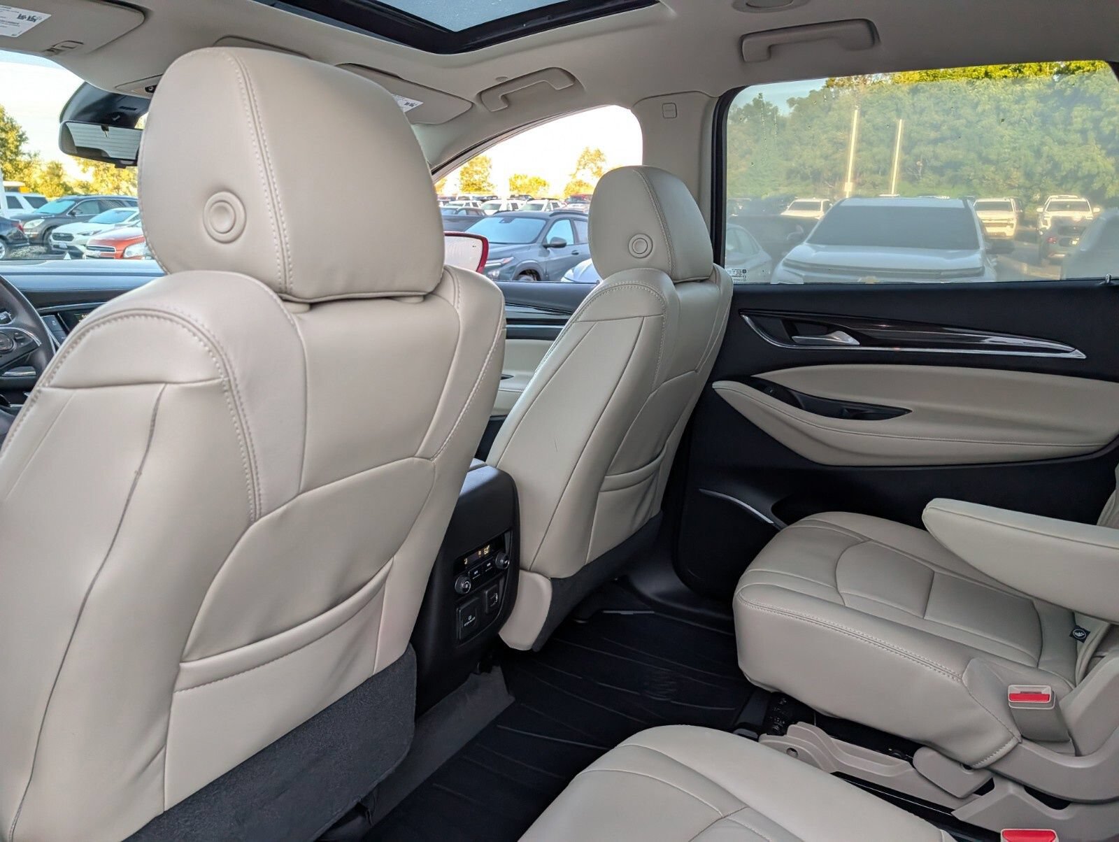 Used 2018 Buick Enclave Essence w/ Trailering Package AWD/4WD image 23