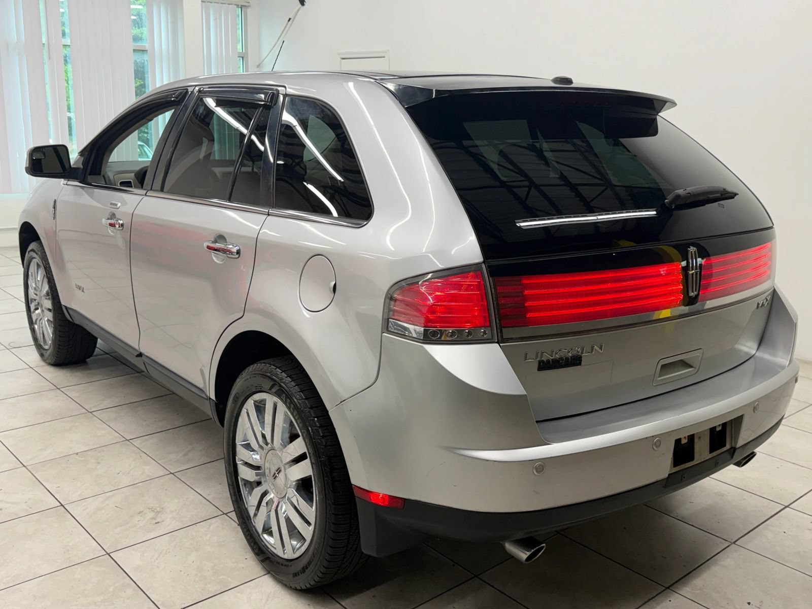 Used 2010 Lincoln MKX 2WD image 7