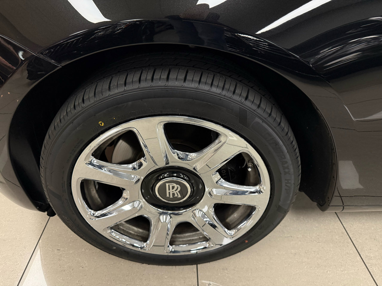 Used 2014 Rolls-Royce Ghost image 31