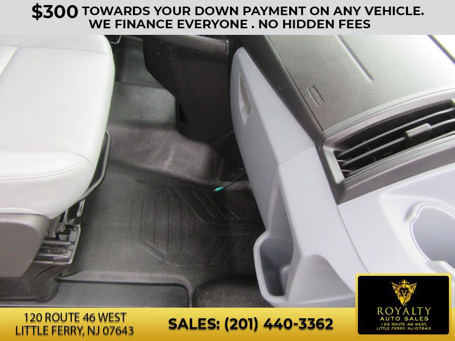 Used 2018 Ford Transit 250 130 Low Roof image 37