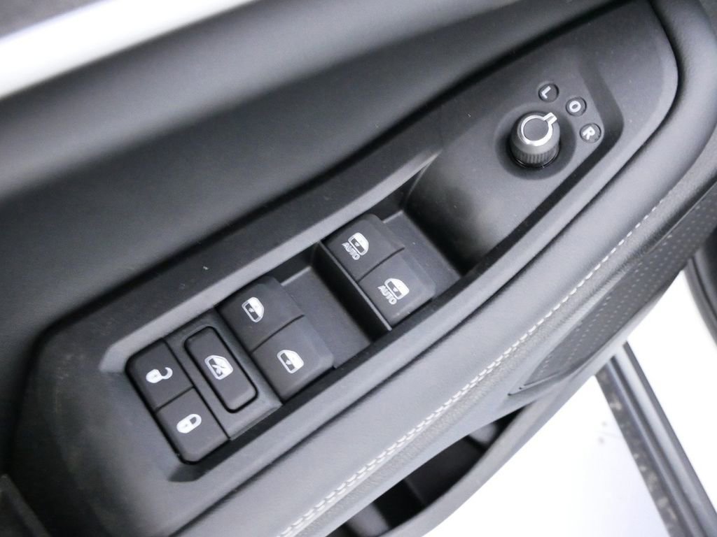 Certified 2024 Jeep Grand Cherokee Limited w/ Black Appearance Package image 36