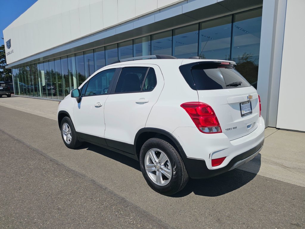 Used 2022 Chevrolet Trax LT w/ LT Convenience Package AWD/4WD image 4