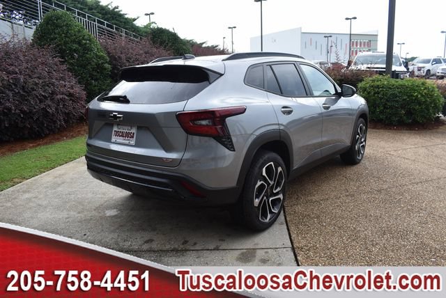 New 2026 Chevrolet Trax RS w/ Sunroof Package FWD image 10