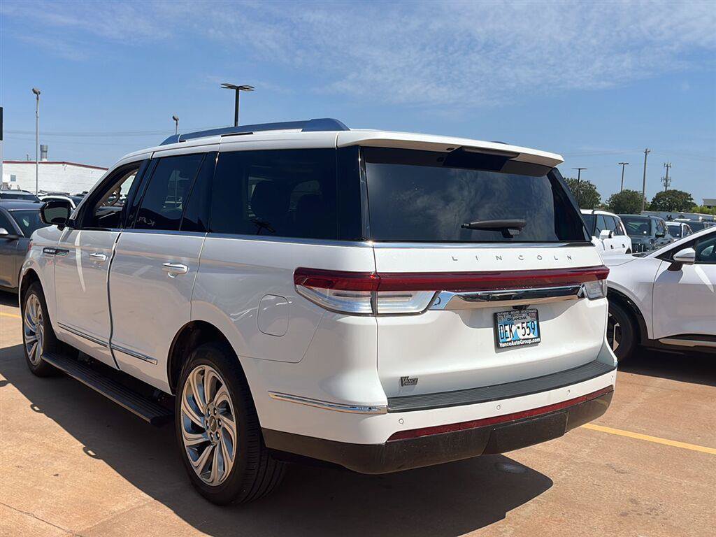 Used 2024 Lincoln Navigator Reserve AWD/4WD image 10