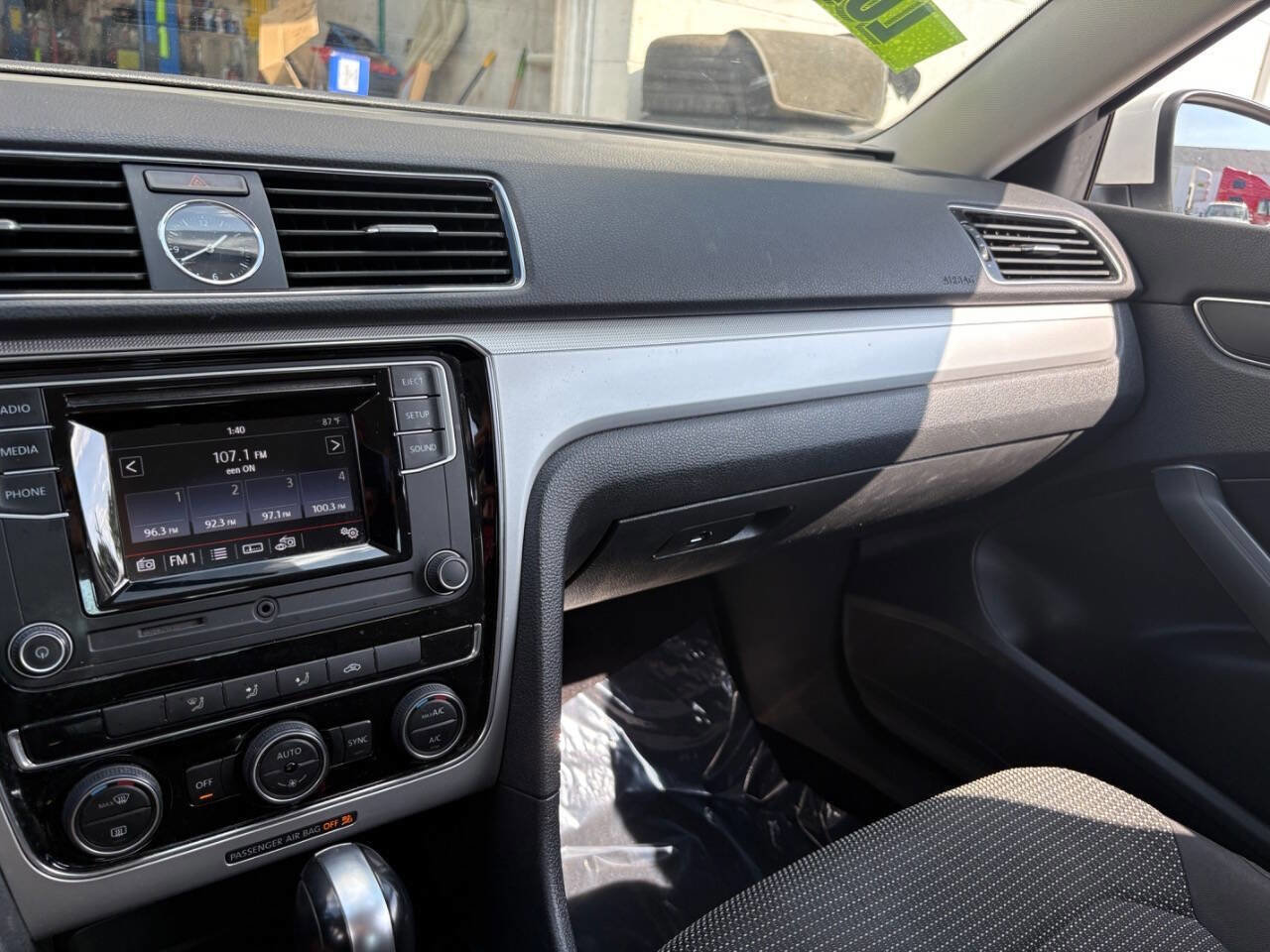 Used 2017 Volkswagen Passat 1.8T S image 23