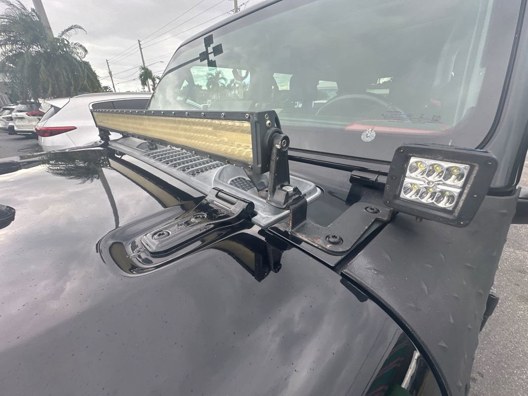 Used 2020 Jeep Wrangler Unlimited Sahara image 4