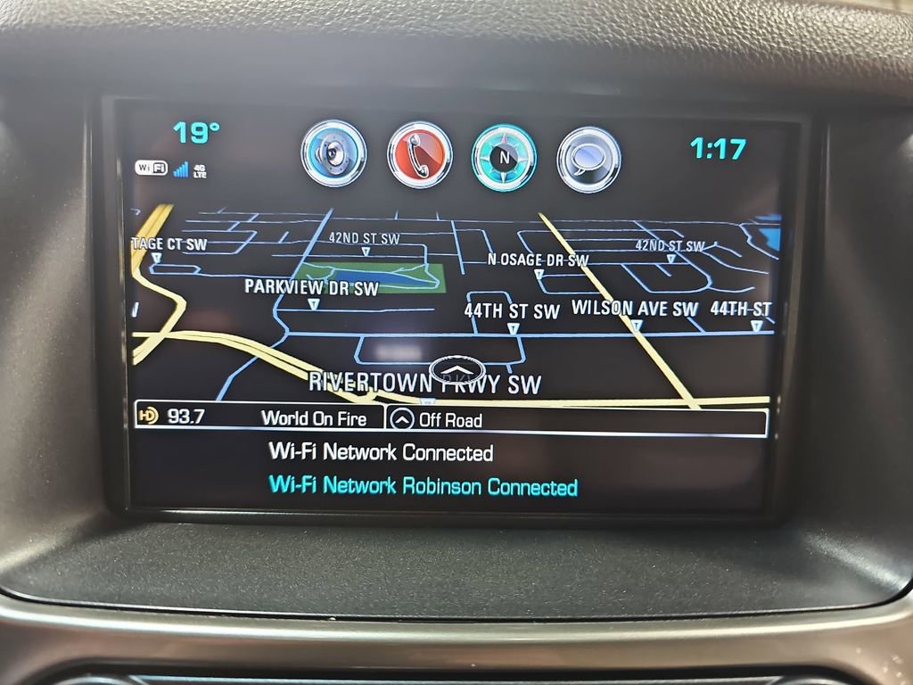 Used 2018 Chevrolet Suburban LT w/ Luxury Package image 22