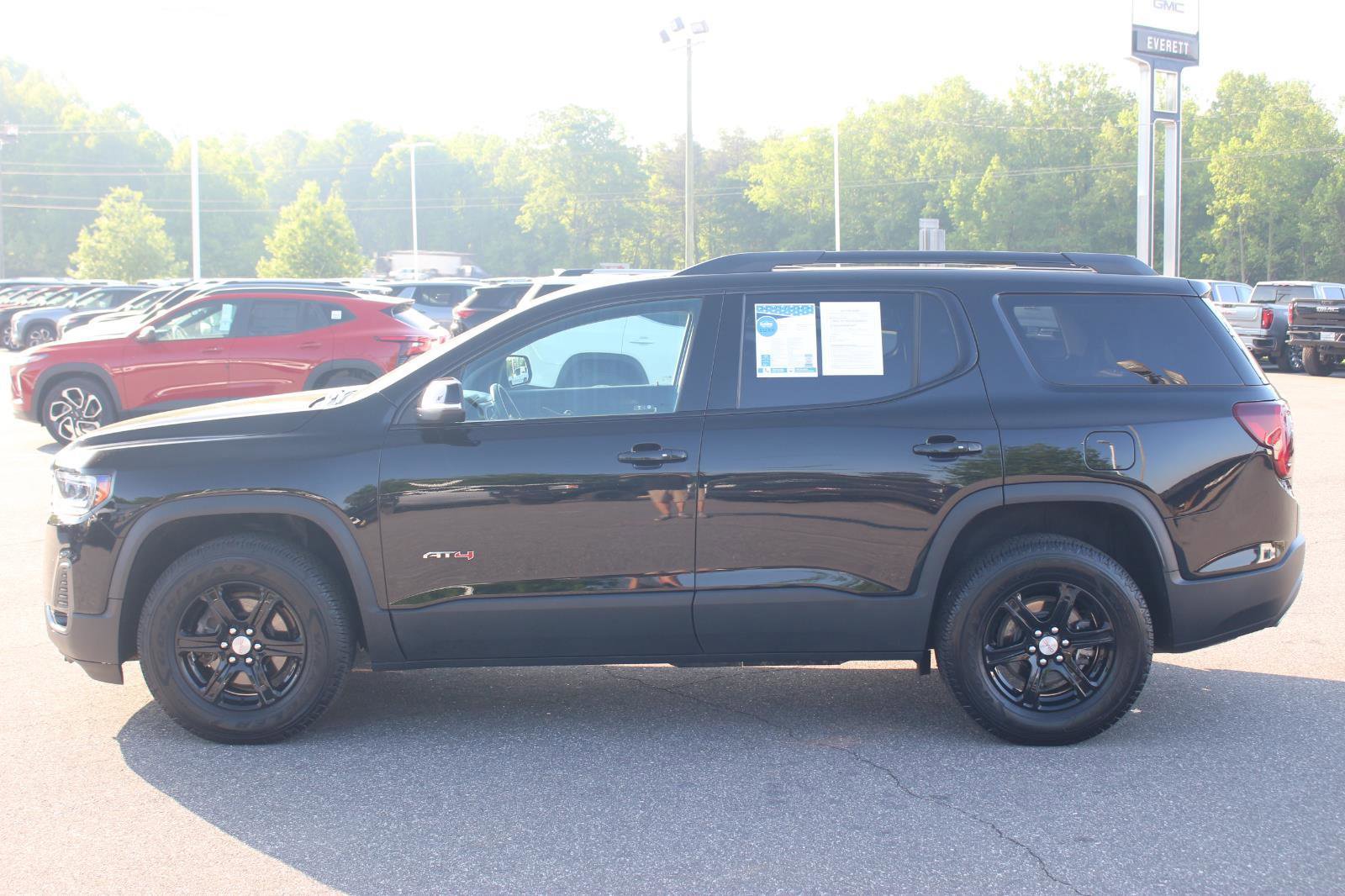 Used 2023 GMC Acadia AT4 AWD/4WD image 4