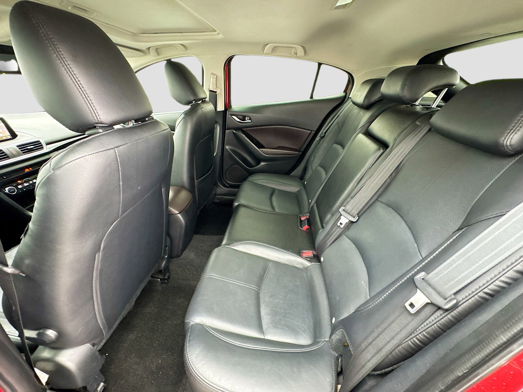 Used 2018 MAZDA MAZDA3 Grand Touring w/ Premium Equipment Package image 16