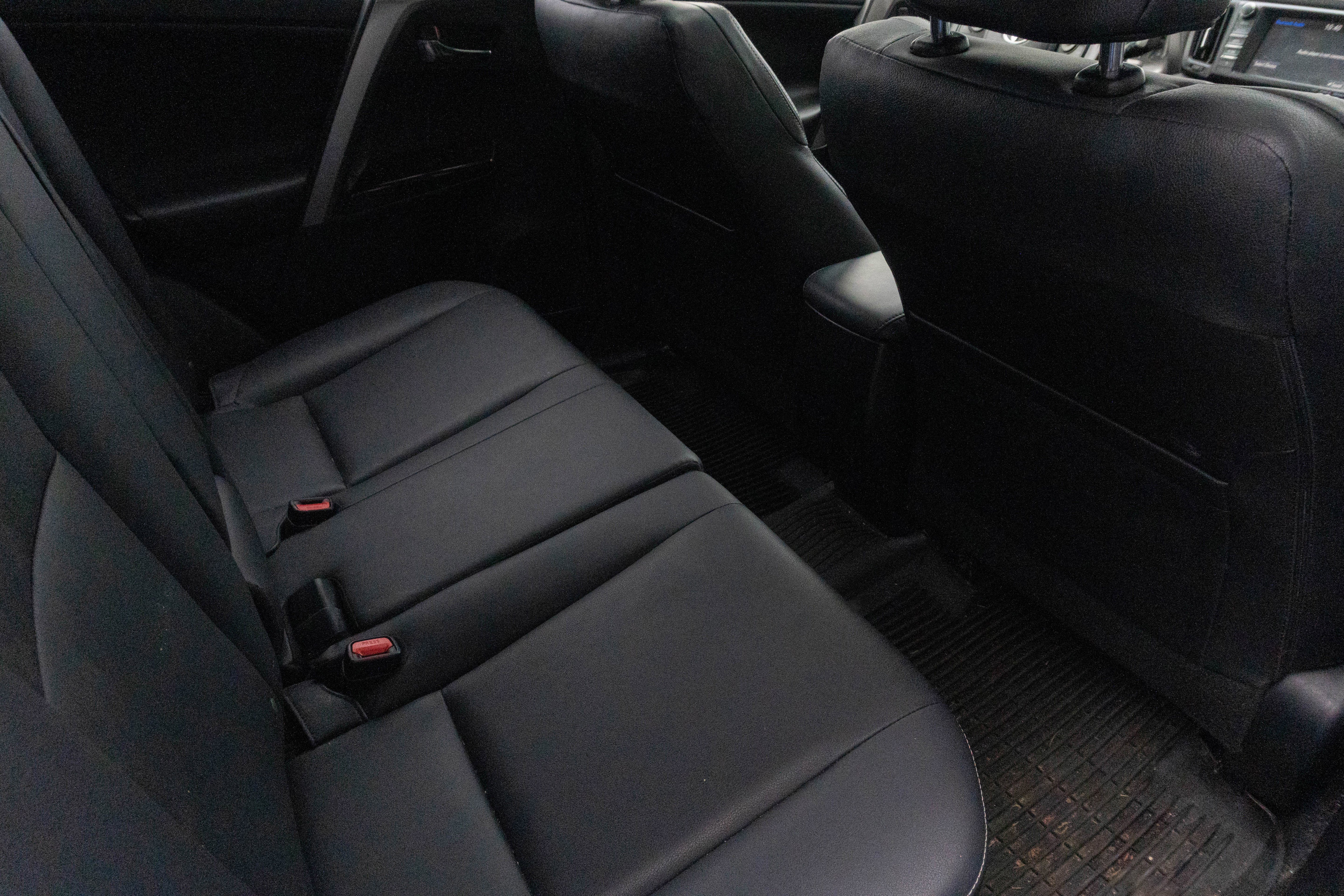 Used 2018 Toyota RAV4 Limited image 35