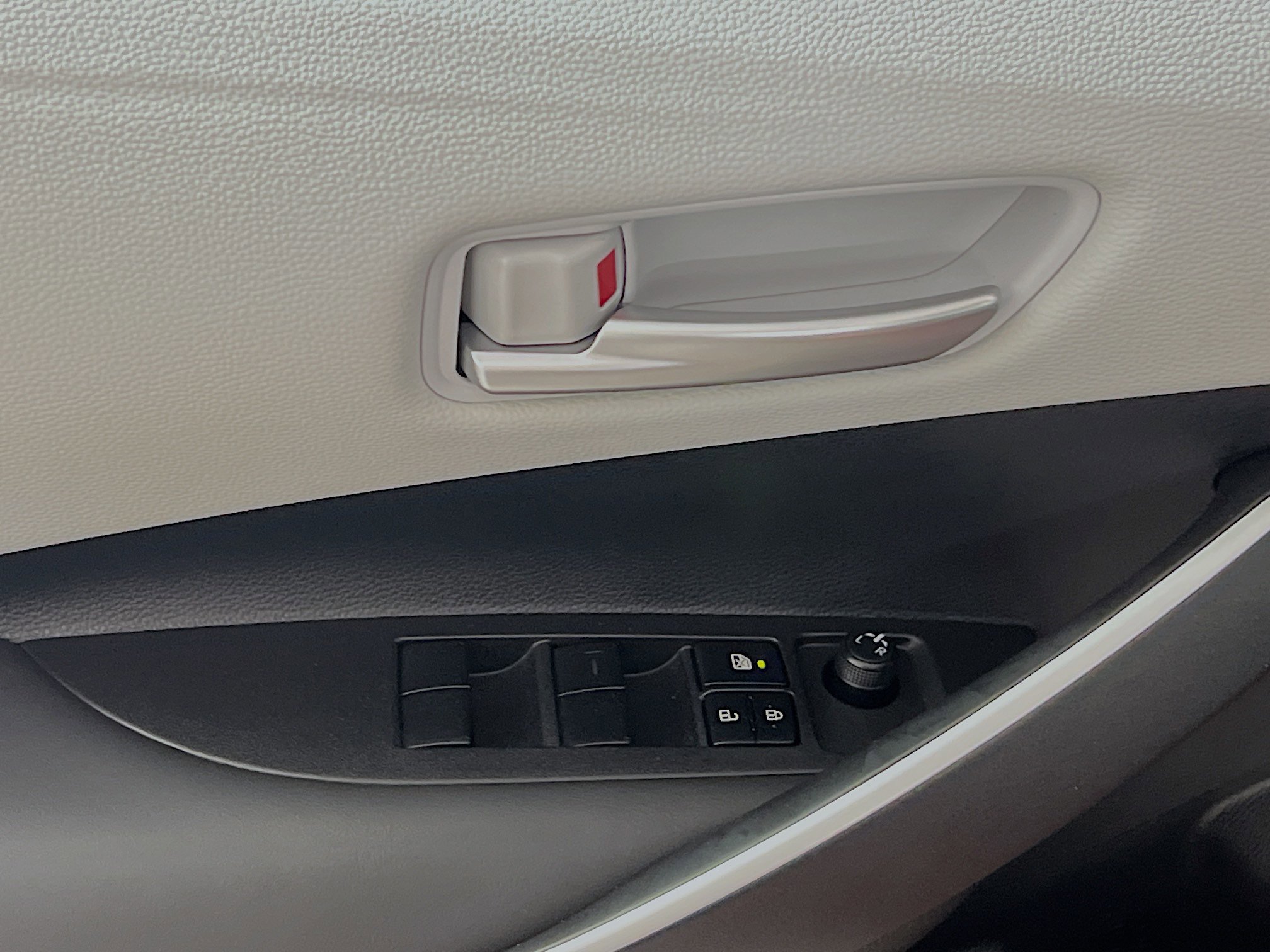 Used 2025 Toyota Corolla SE image 17