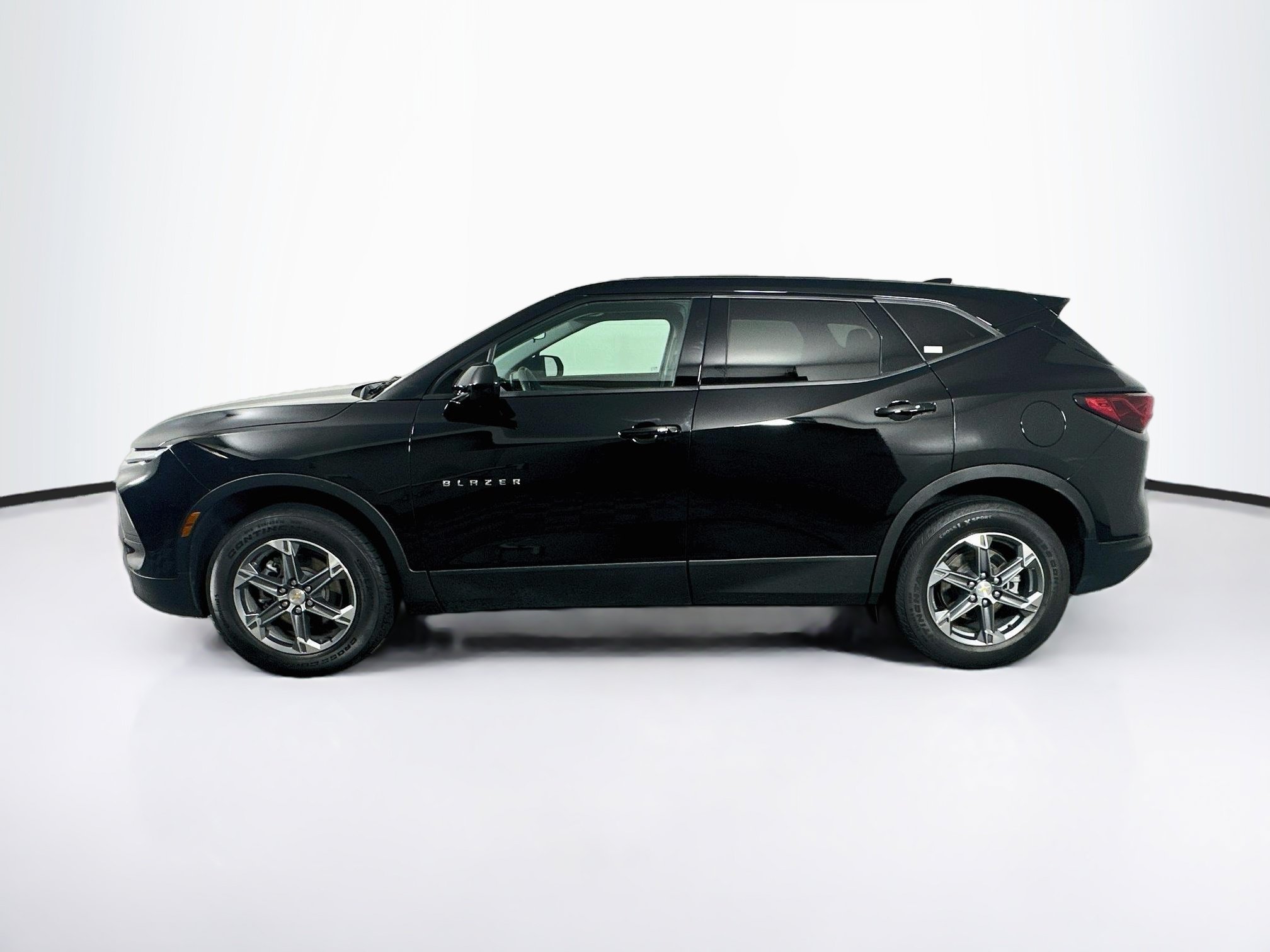 Used 2026 Chevrolet Blazer LT FWD image 4