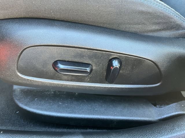 Used 2017 Chevrolet Cruze LT w/ Convenience Package image 16