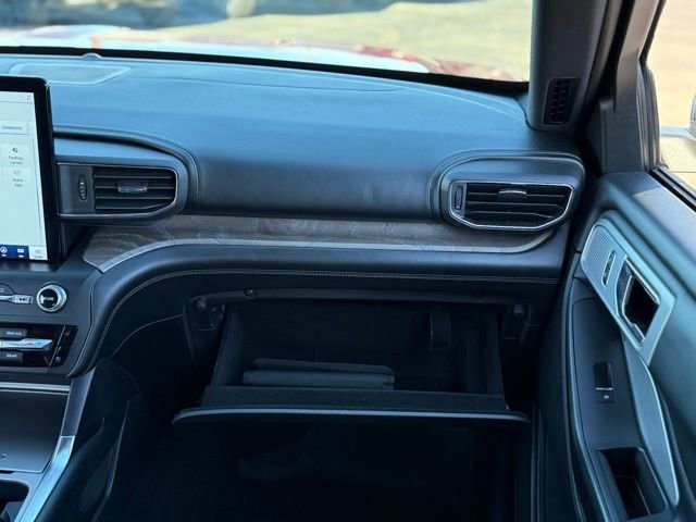 Certified 2020 Ford Explorer Platinum w/ Premium Technology Package image 36