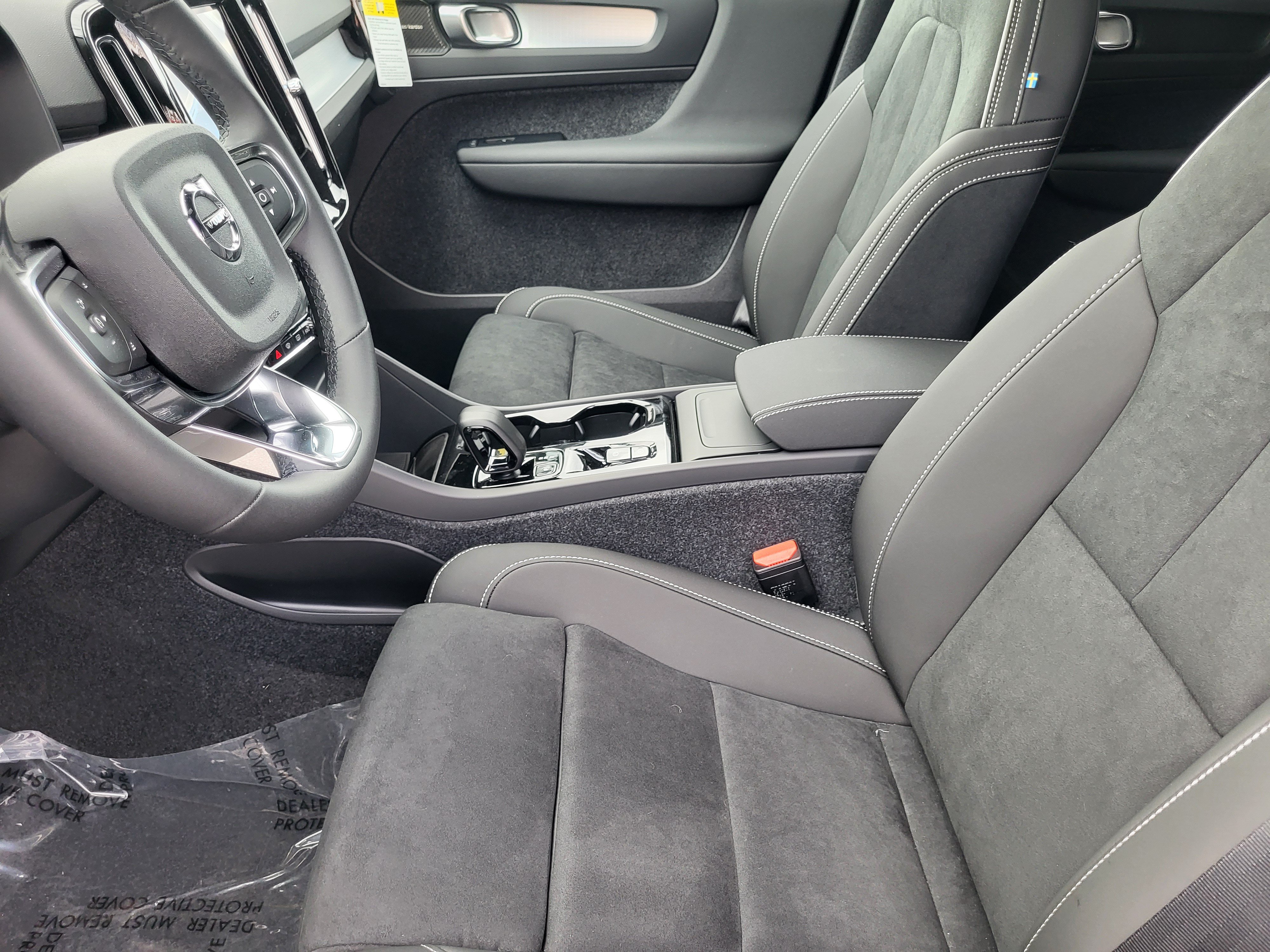 New 2026 Volvo XC40 B5 Ultra w/ Protection Package Premier AWD/4WD image 9
