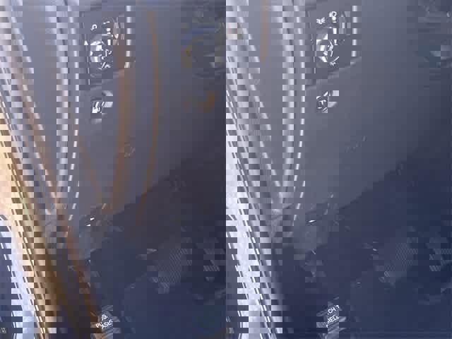 Used 2018 Jeep Grand Cherokee Altitude image 29