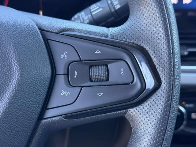 Used 2025 Chevrolet Trax LT FWD image 20