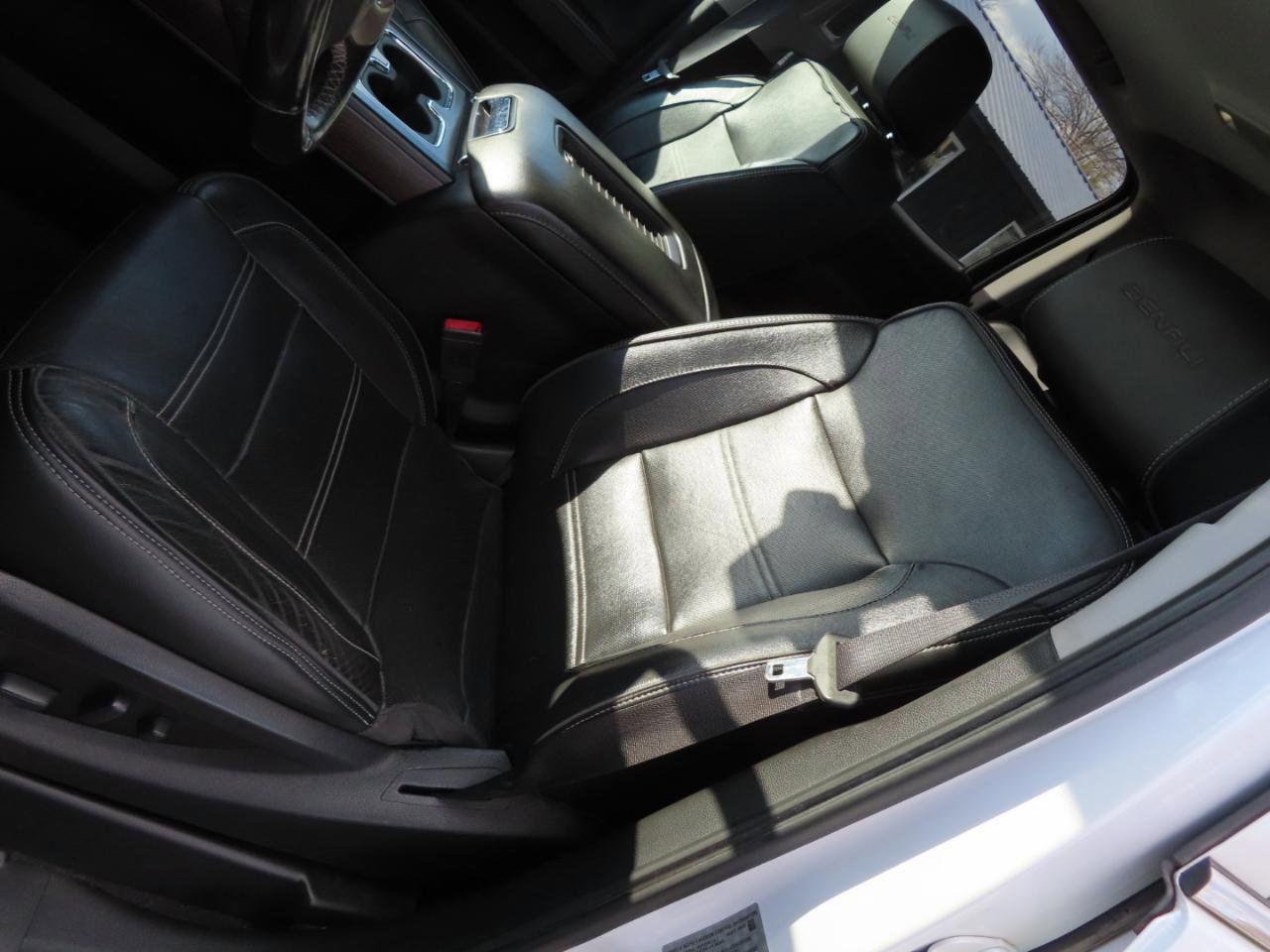 Used 2019 GMC Sierra 3500 Denali w/ Duramax Plus Package image 32