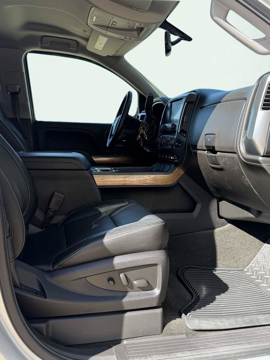 Used 2018 Chevrolet Silverado 1500 LTZ w/ LTZ Plus Package AWD/4WD image 24