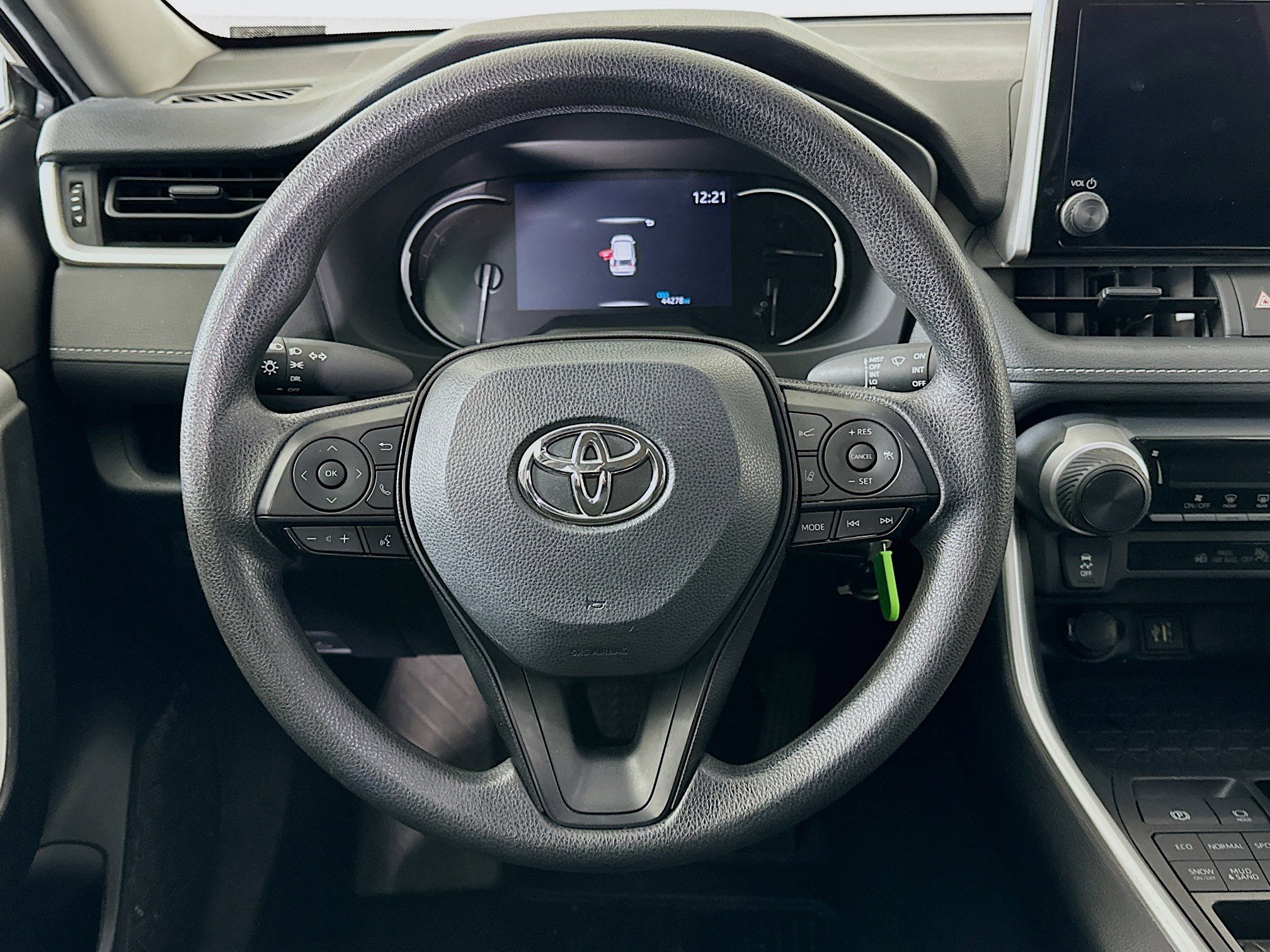 Used 2024 Toyota RAV4 LE image 17