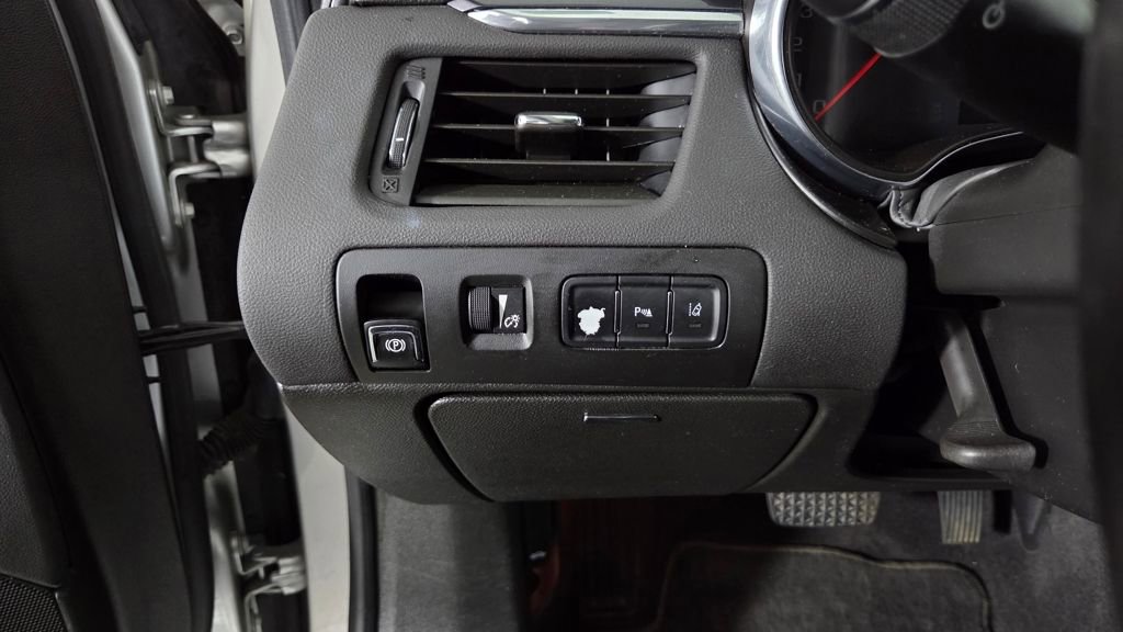 Used 2014 Chevrolet Impala LT w/ Premium Seating Package image 19