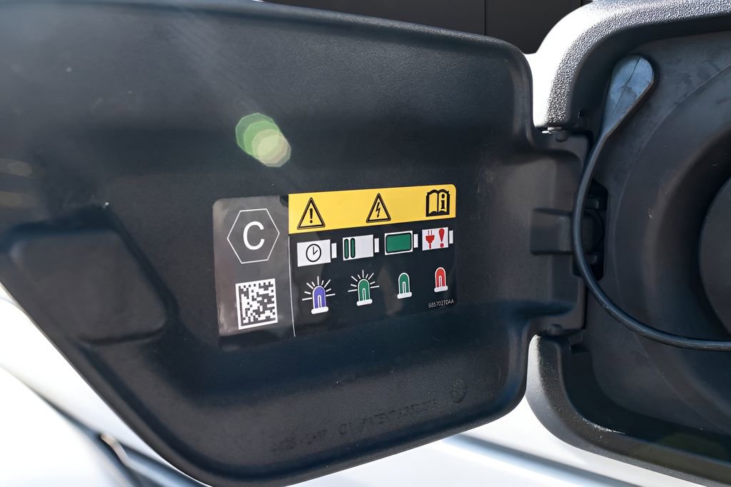 Used 2024 Jeep Wrangler Unlimited w/ Convenience Group image 43