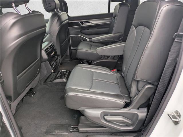 Used 2026 Jeep Grand Wagoneer 4WD image 17