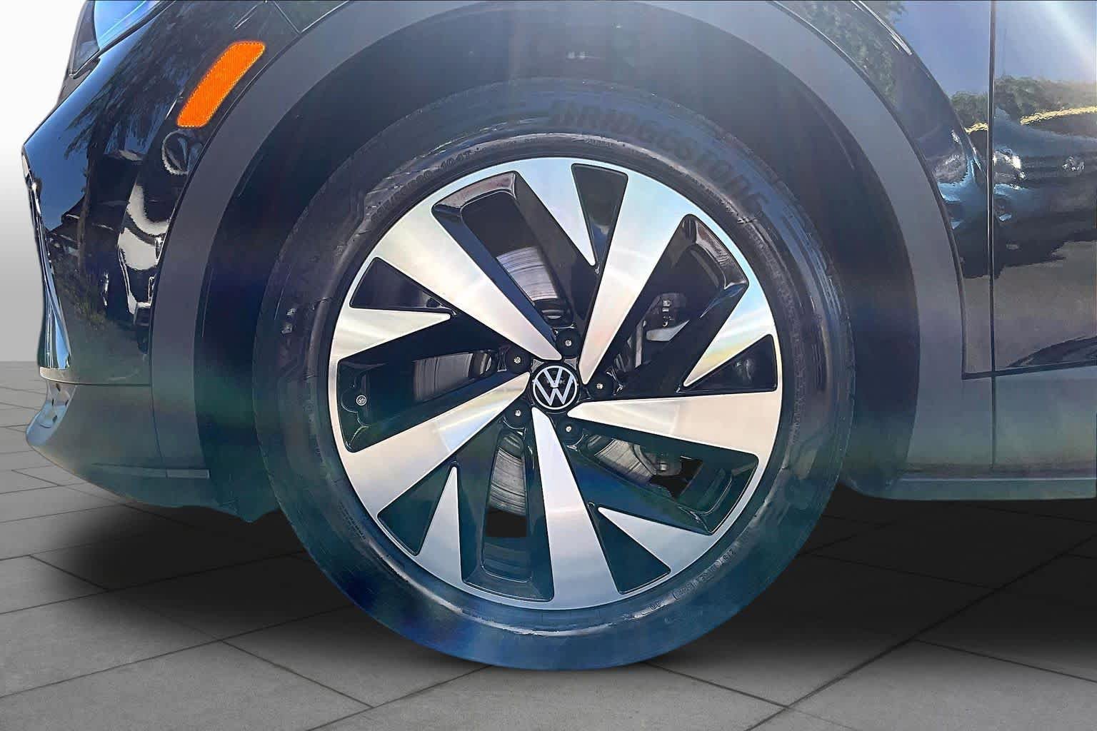 Used 2022 Volkswagen ID.4 Pro S w/ Gradient Package RWD image 8