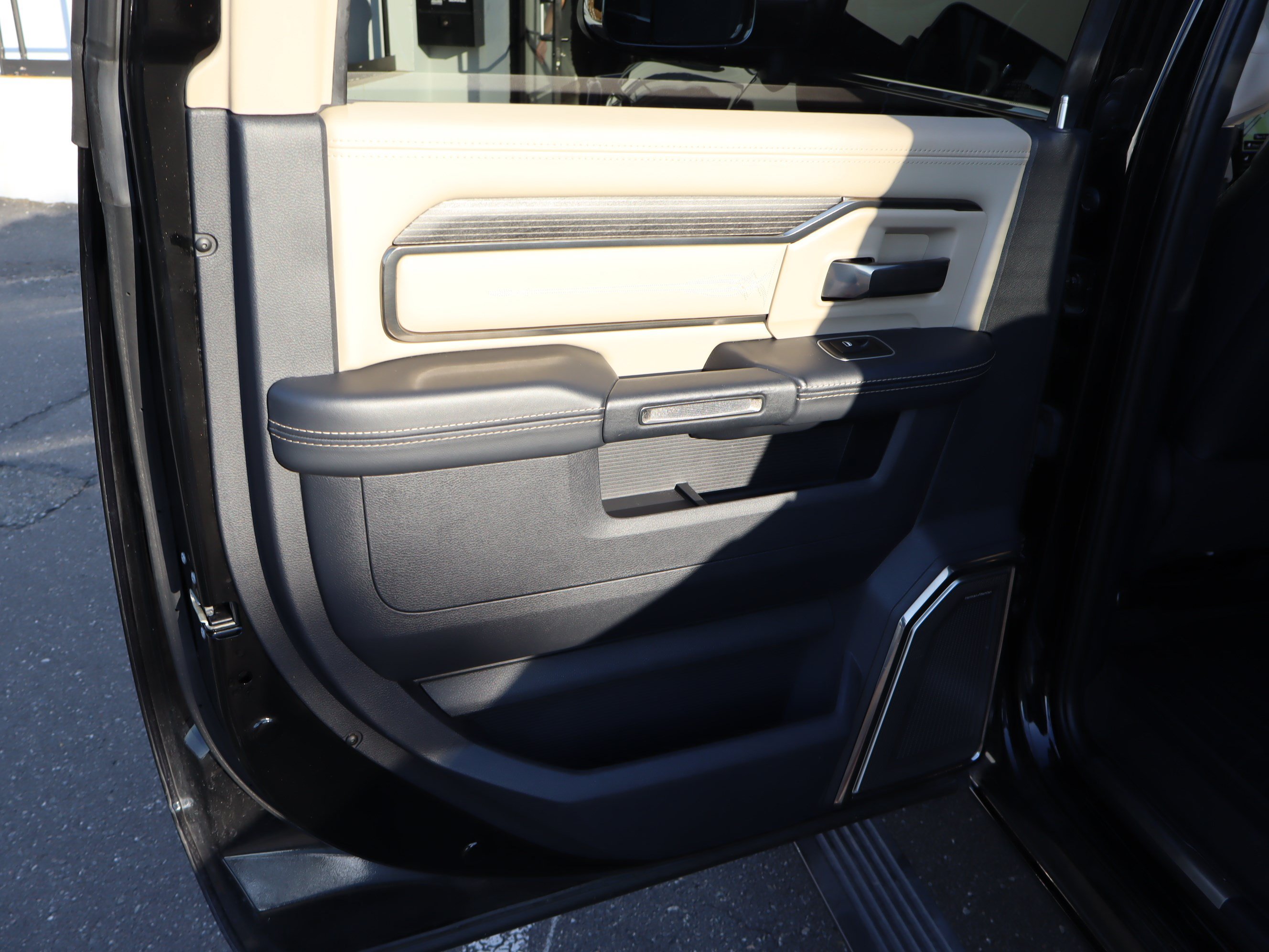 Used 2021 RAM 2500 Limited AWD/4WD image 34