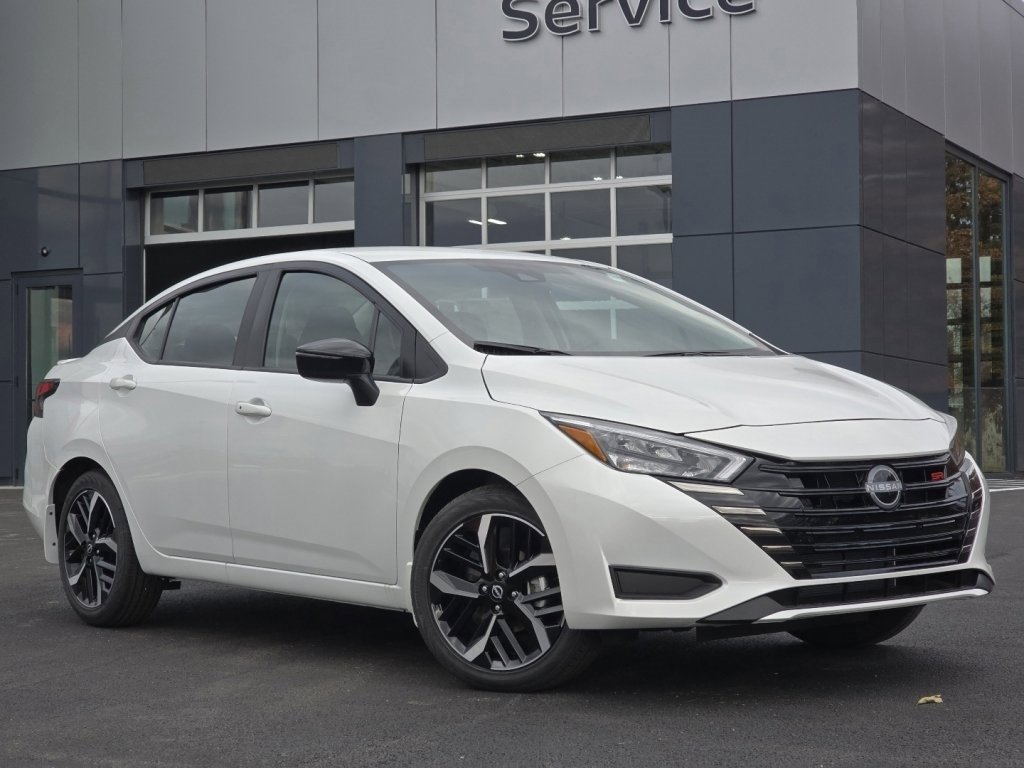 New 2025 Nissan Versa SR