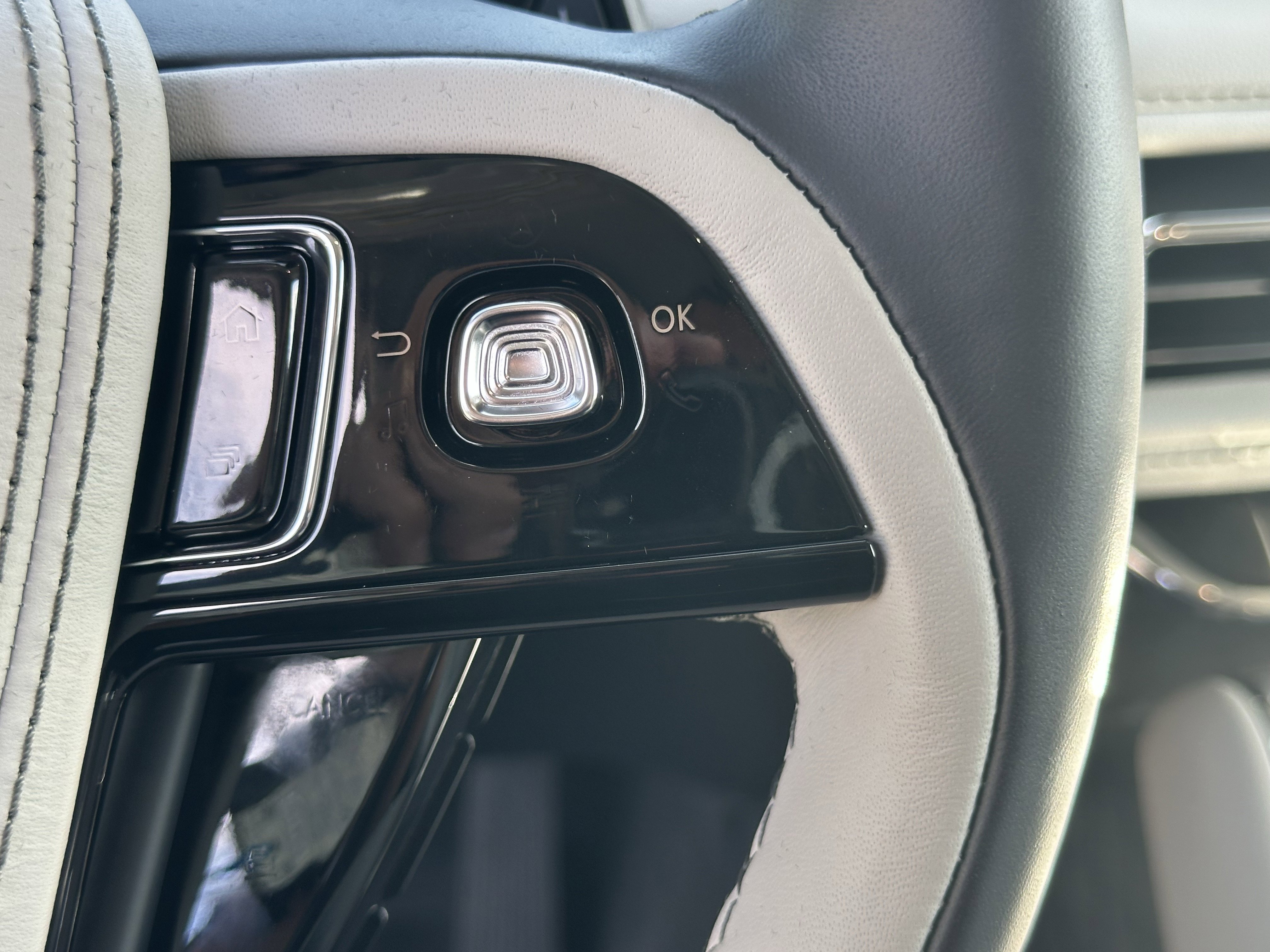 Used 2025 Lincoln Aviator Reserve image 23