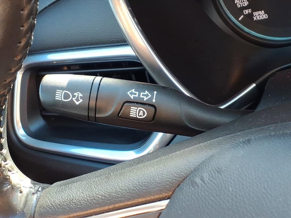 Used 2020 Chevrolet Equinox LT w/ Driver Convenience Package image 22