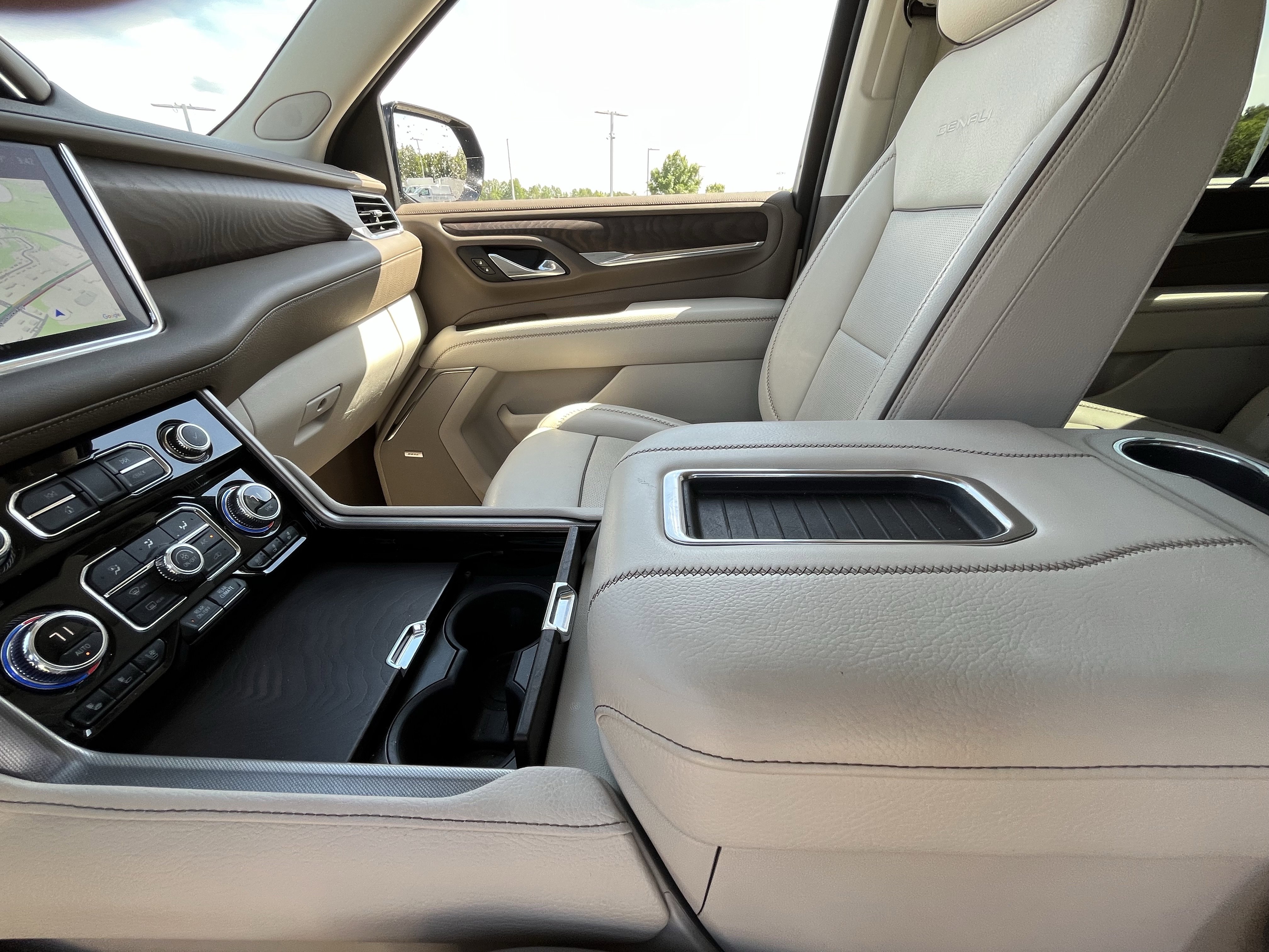 Used 2023 GMC Yukon Denali AWD/4WD image 24