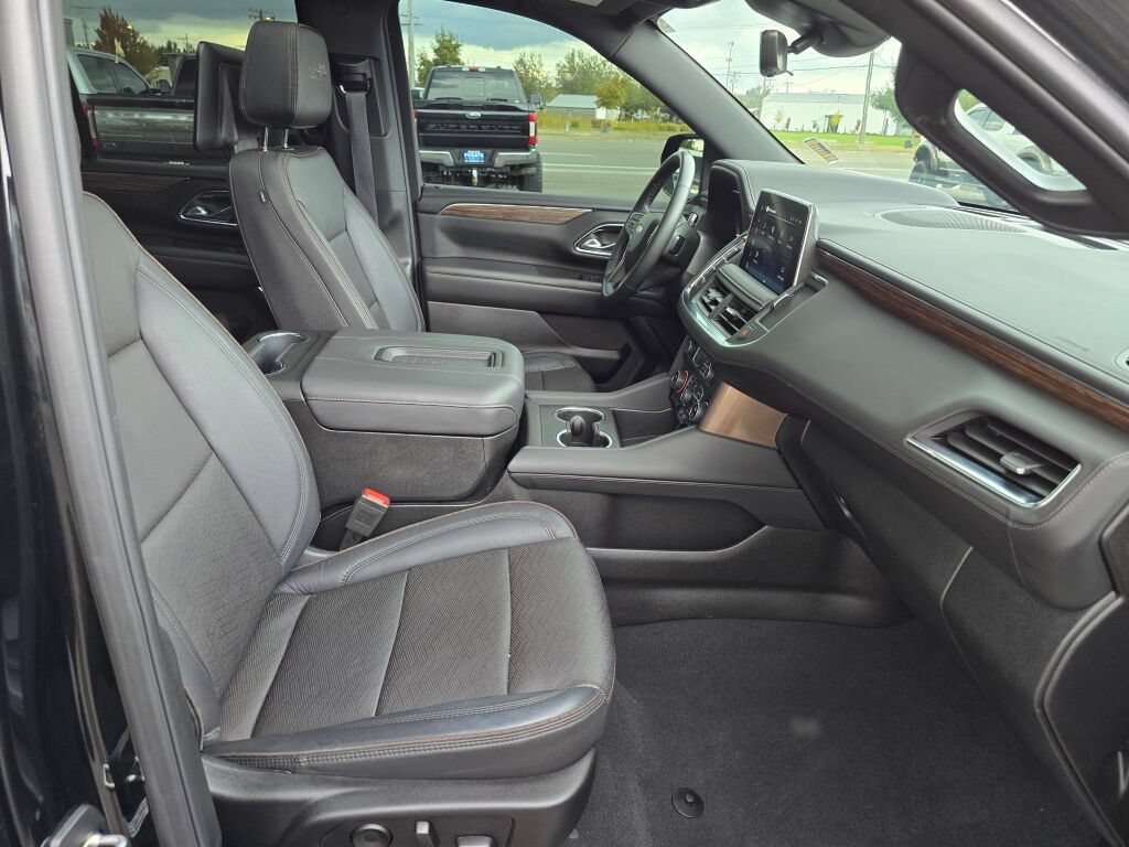 Used 2023 Chevrolet Tahoe High Country AWD/4WD image 13