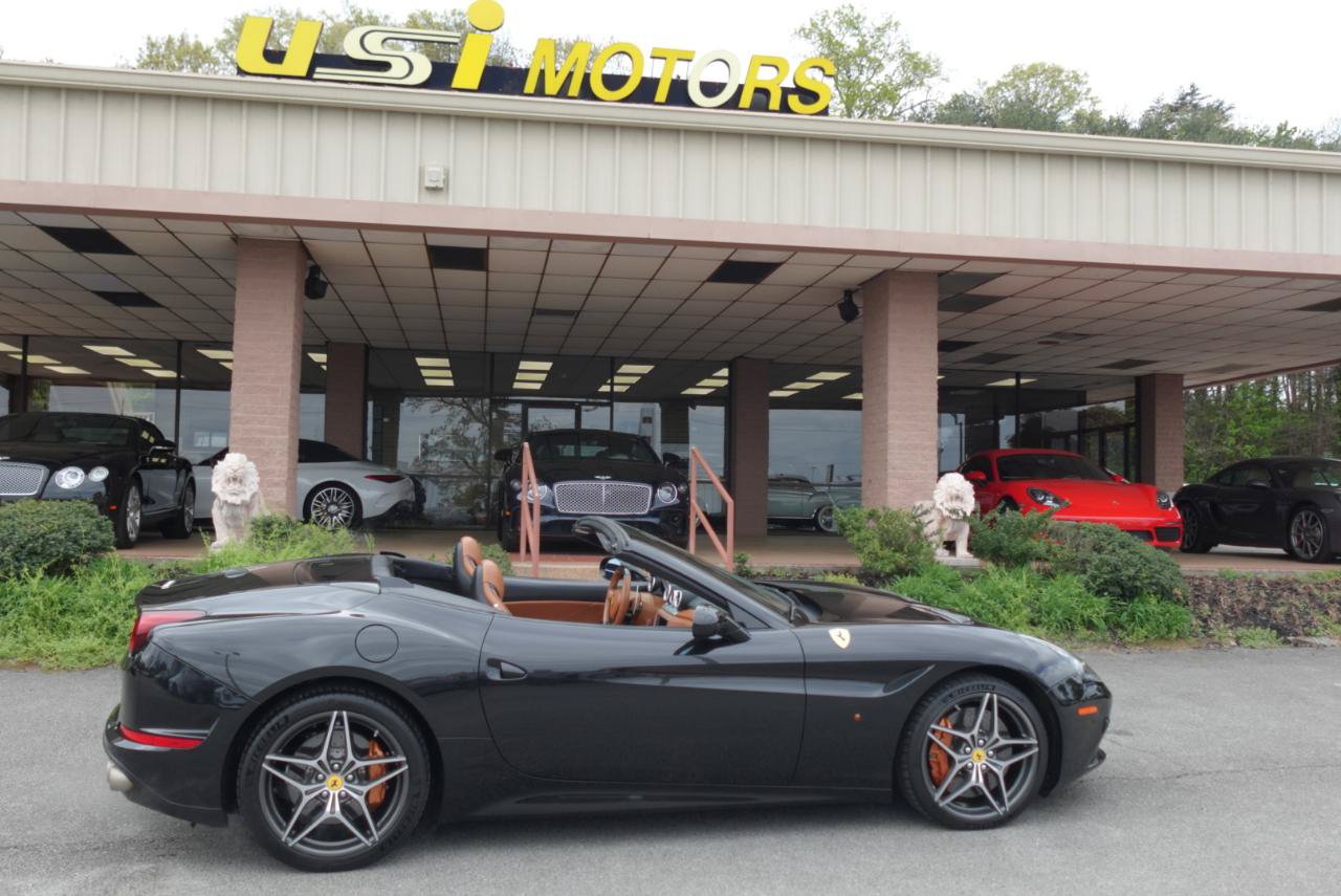 Used 2015 Ferrari California T RWD image 9