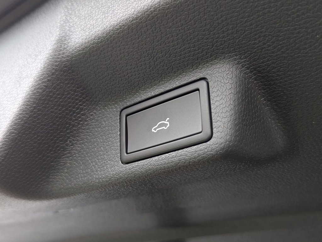 New 2025 Volkswagen ID. Buzz Pro S Plus image 34