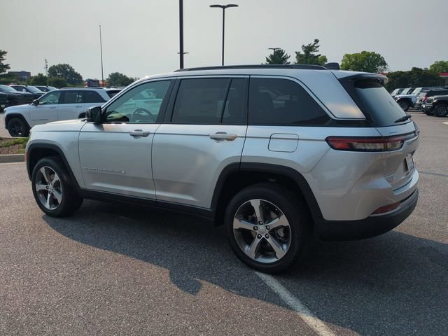 New 2026 Jeep Grand Cherokee Limited w/ Trailer Tow Package AWD/4WD image 6