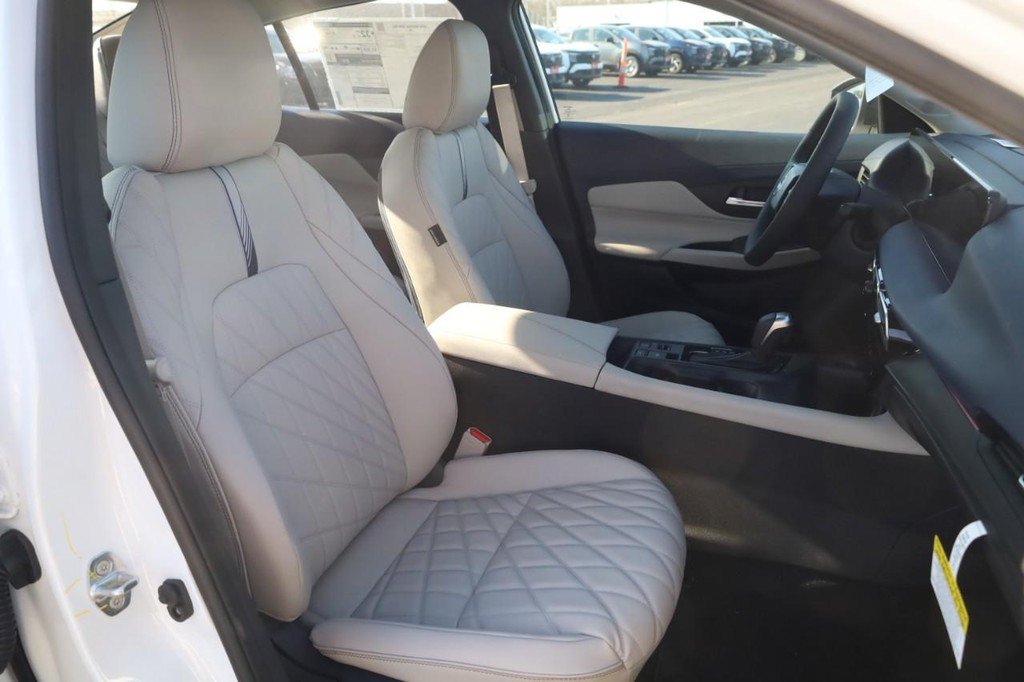 New 2026 Nissan Sentra SL w/ Floor Mat Package FWD image 21