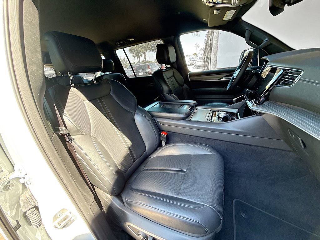 Used 2024 Jeep Wagoneer Series II image 33